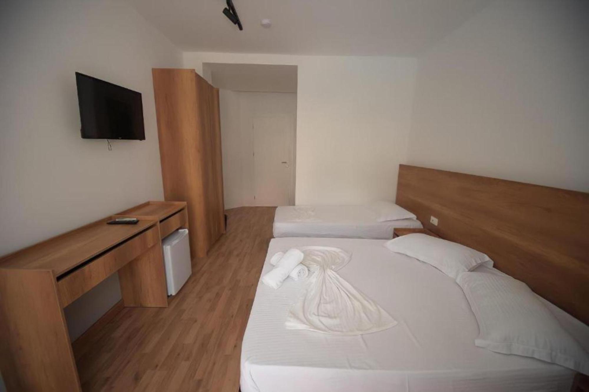 Hotel Besani Durrës Eksteriør bilde